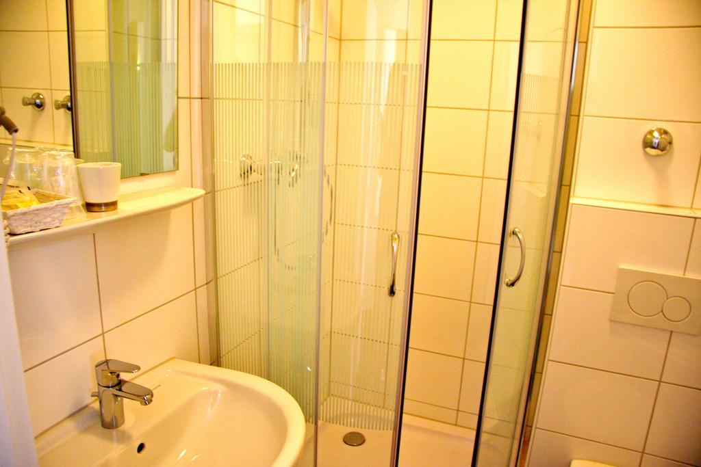 Hotel Gemini Düsseldorf Habitación foto